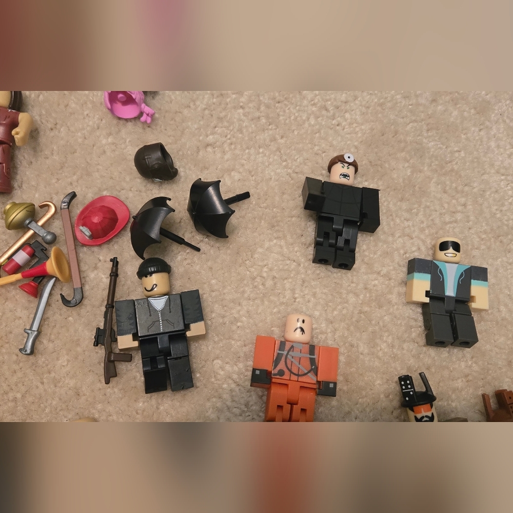 Assorted Action Figures Set - Picture 5 of 5